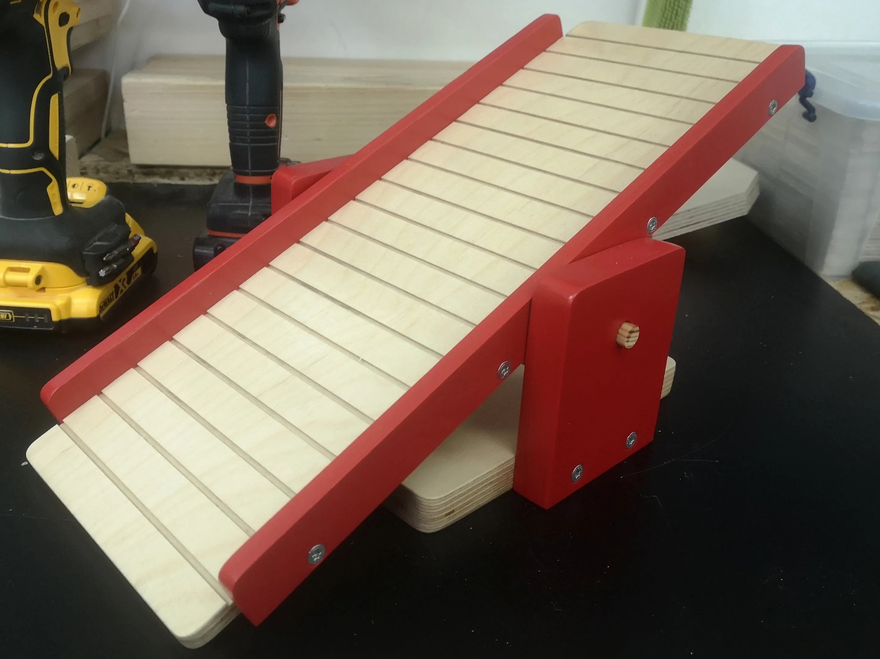 Seasow Rack Bunny Rabbit Hay Rack Feeder - Nibbler Seesaw from Scratchy Things