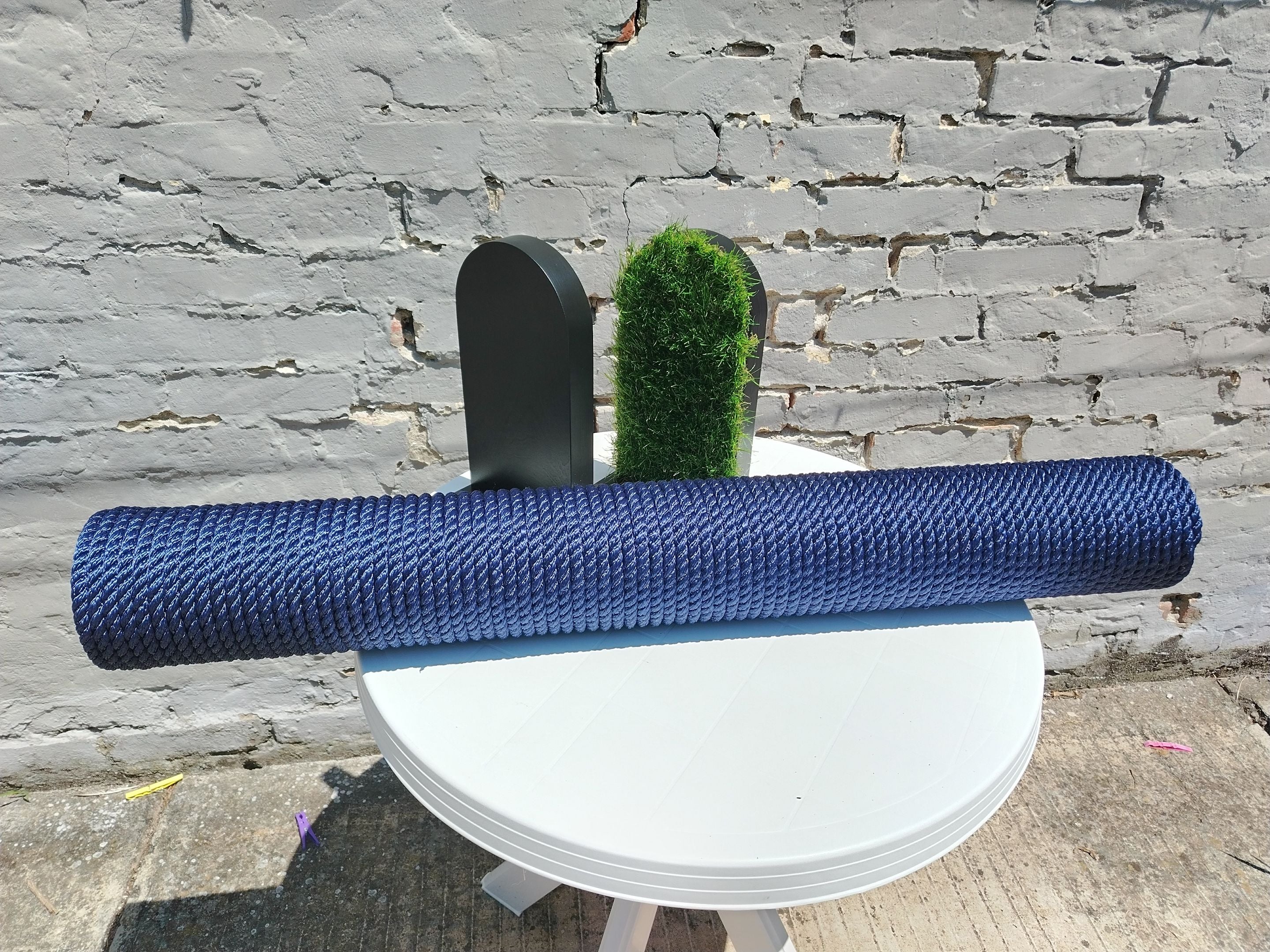 Catio Scratching Post - Outdoor cat scratching pole