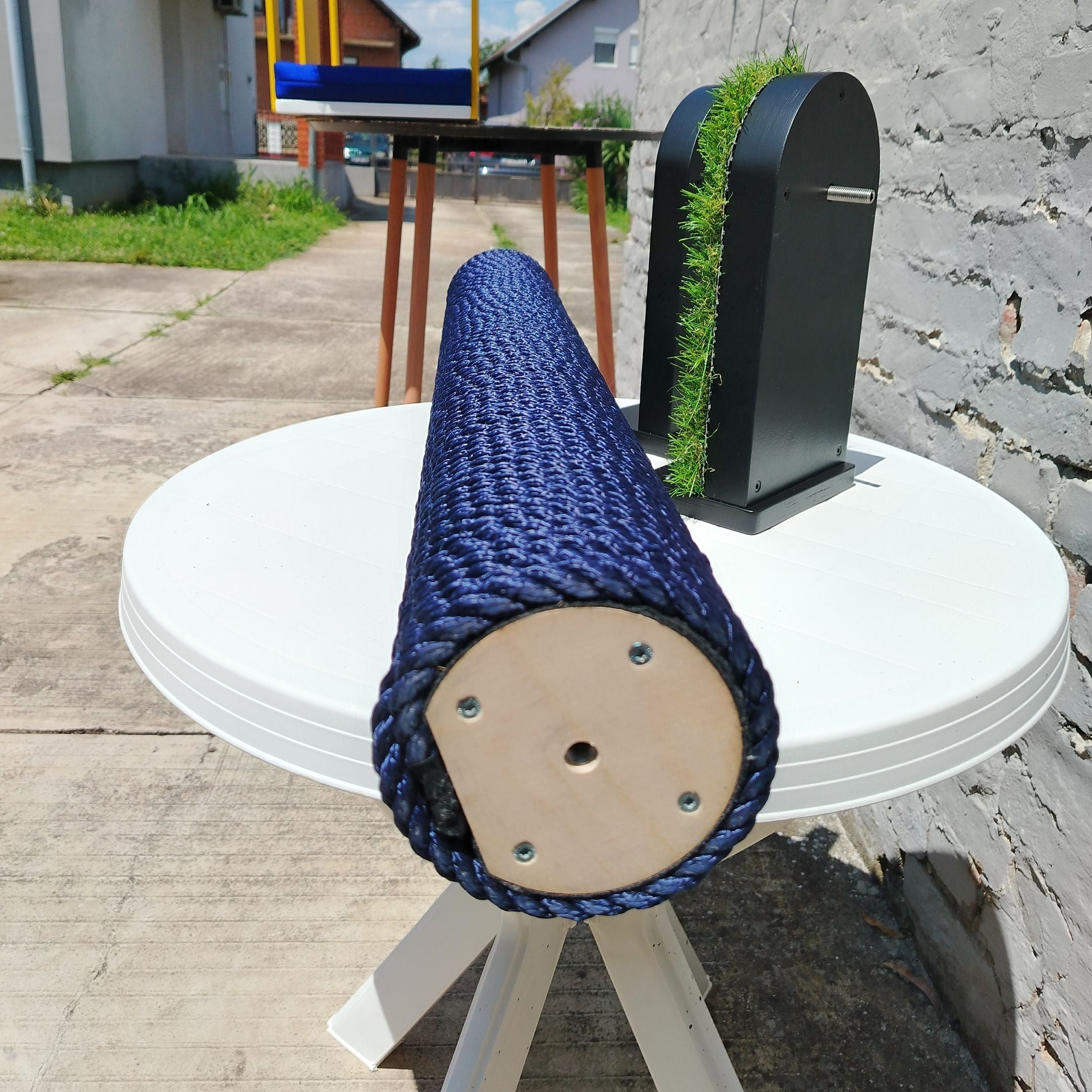 Catio Wall Shelf Scratching Pole Post Shelf - Catio Scratching Post - Outdoor cat scratching pole - Scratchy Things Premium Pet Furniture