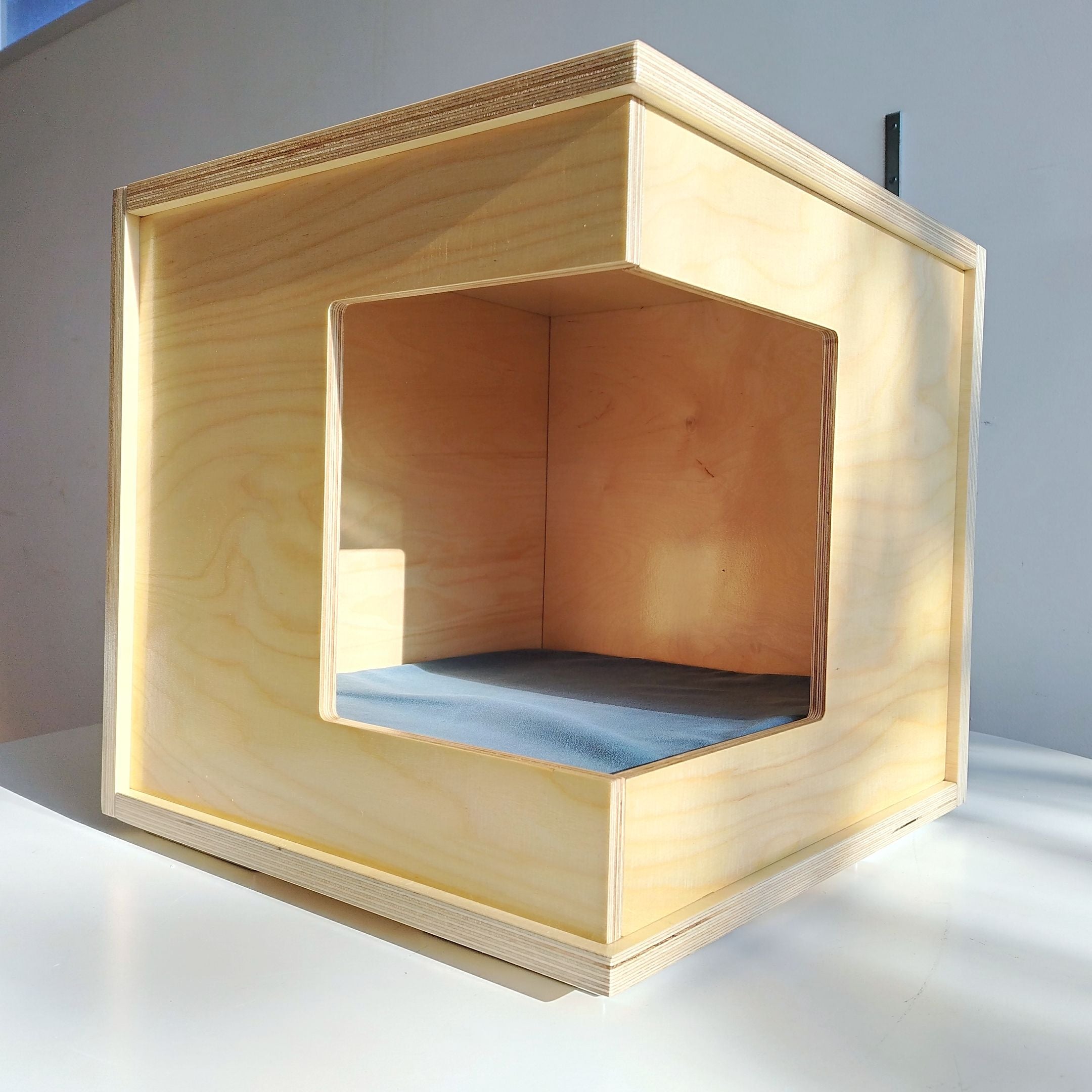 Cat Floor Bed Corner Box Disabled Cat - Floory CornerBox - Scratchy Things Premium Pet Furniture
