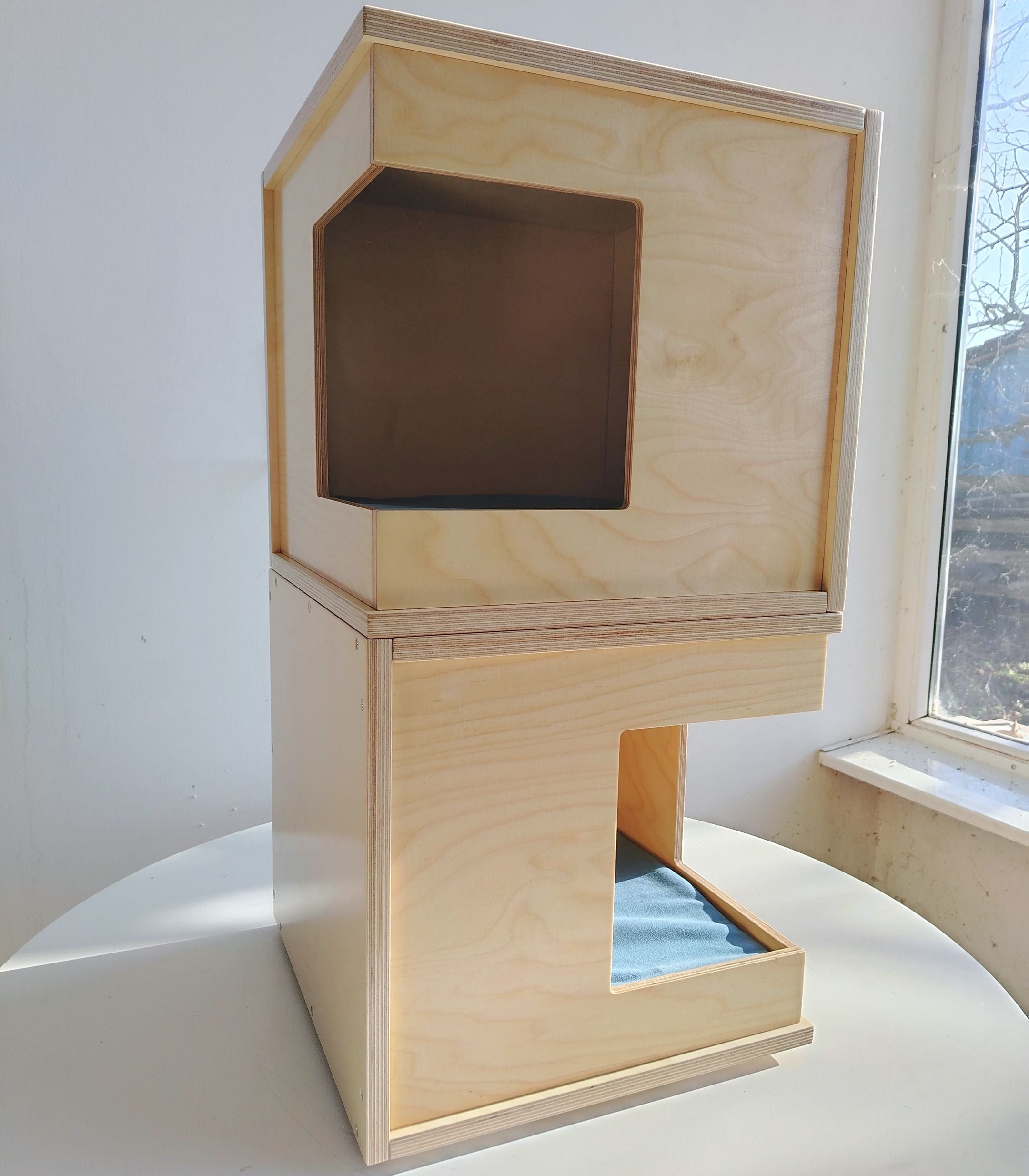 Cat Floor Bed Corner Box Disabled Cat - Floory CornerBox - Scratchy Things Premium Pet Furniture