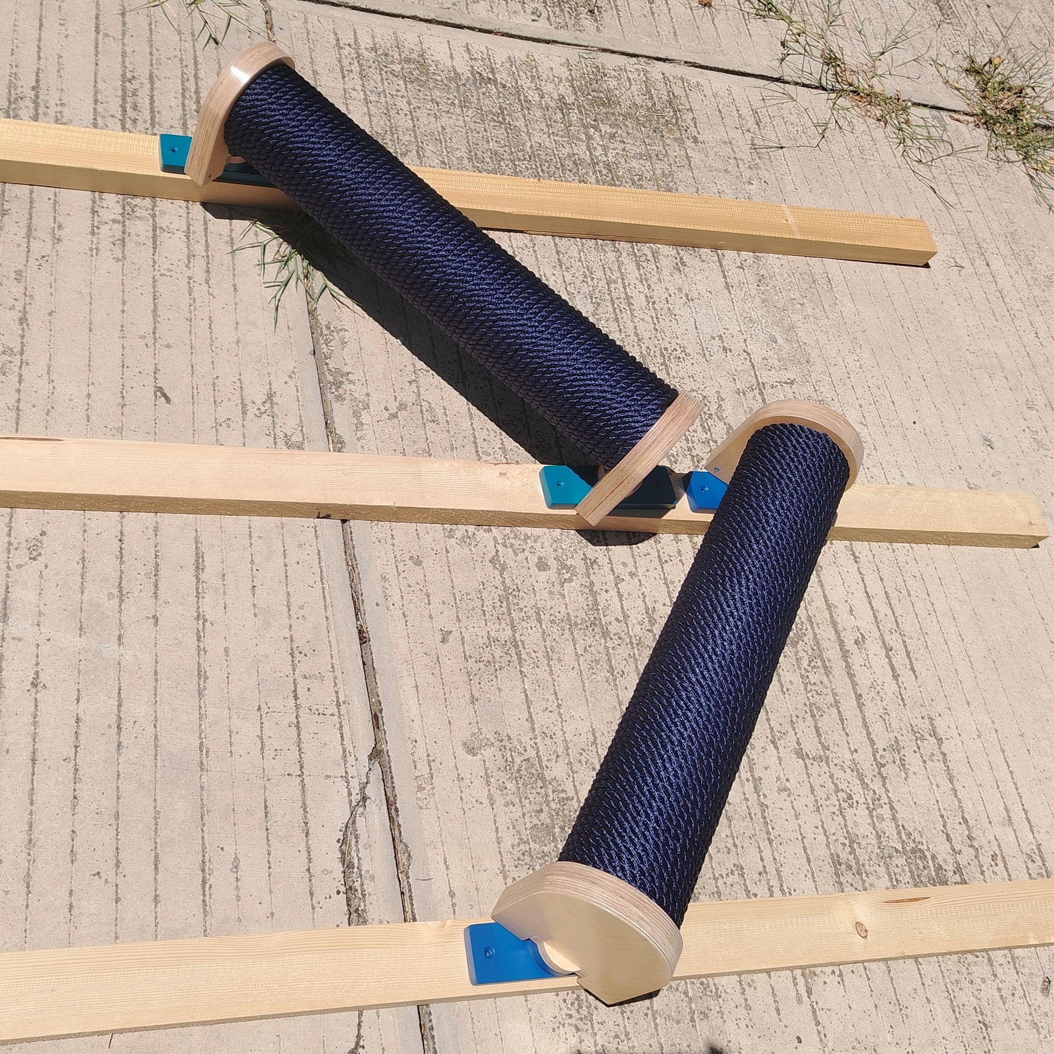 Catio Wall Shelf Scratching Pole Post Shelf - Catio Scratching Post Angle - Outdoor cat leaning / angled scratching pole - Scratchy Things Premium Pet Furniture