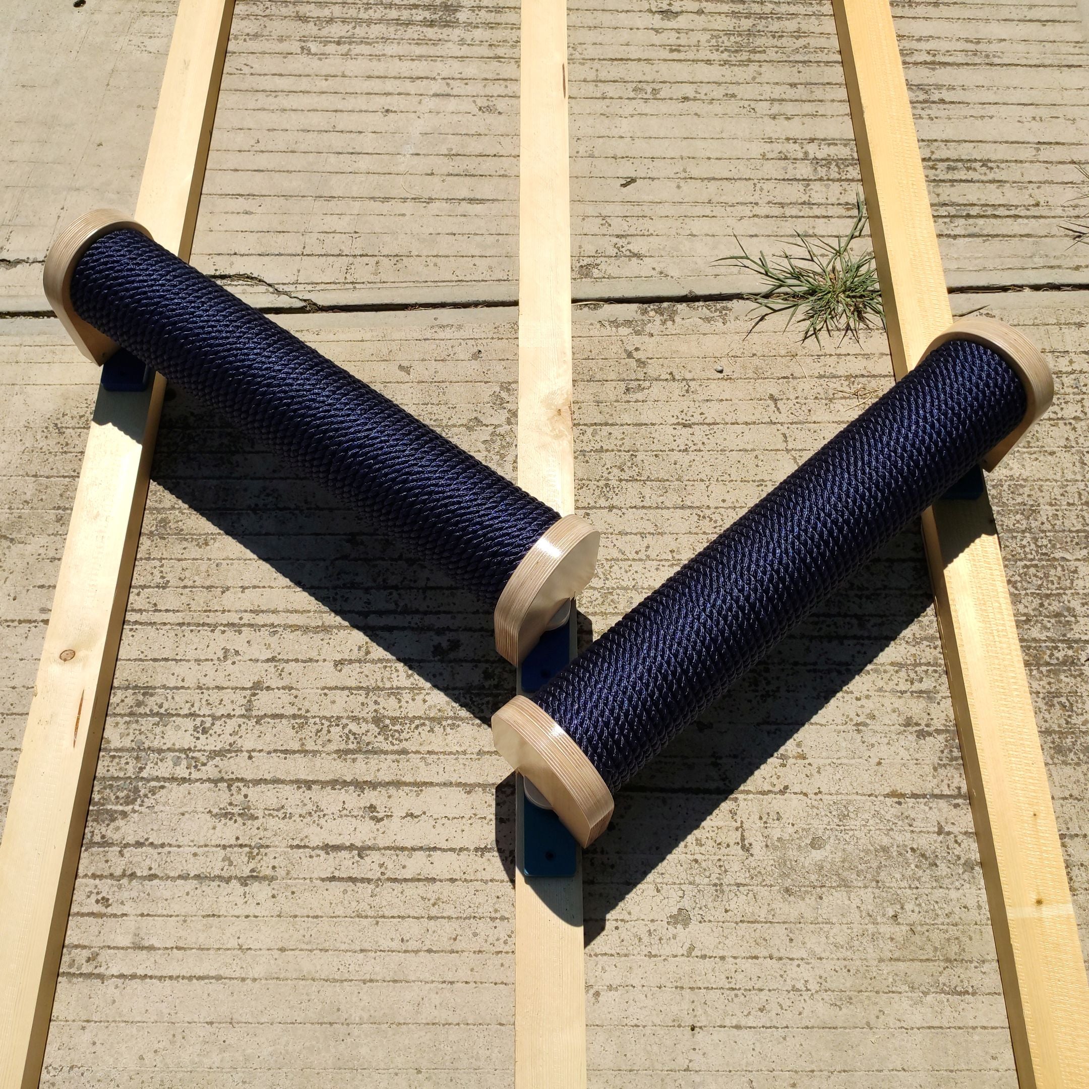 Angled Scratching Outdoor Cat Furniture - Catio Scratching Pole from Scratchy Things