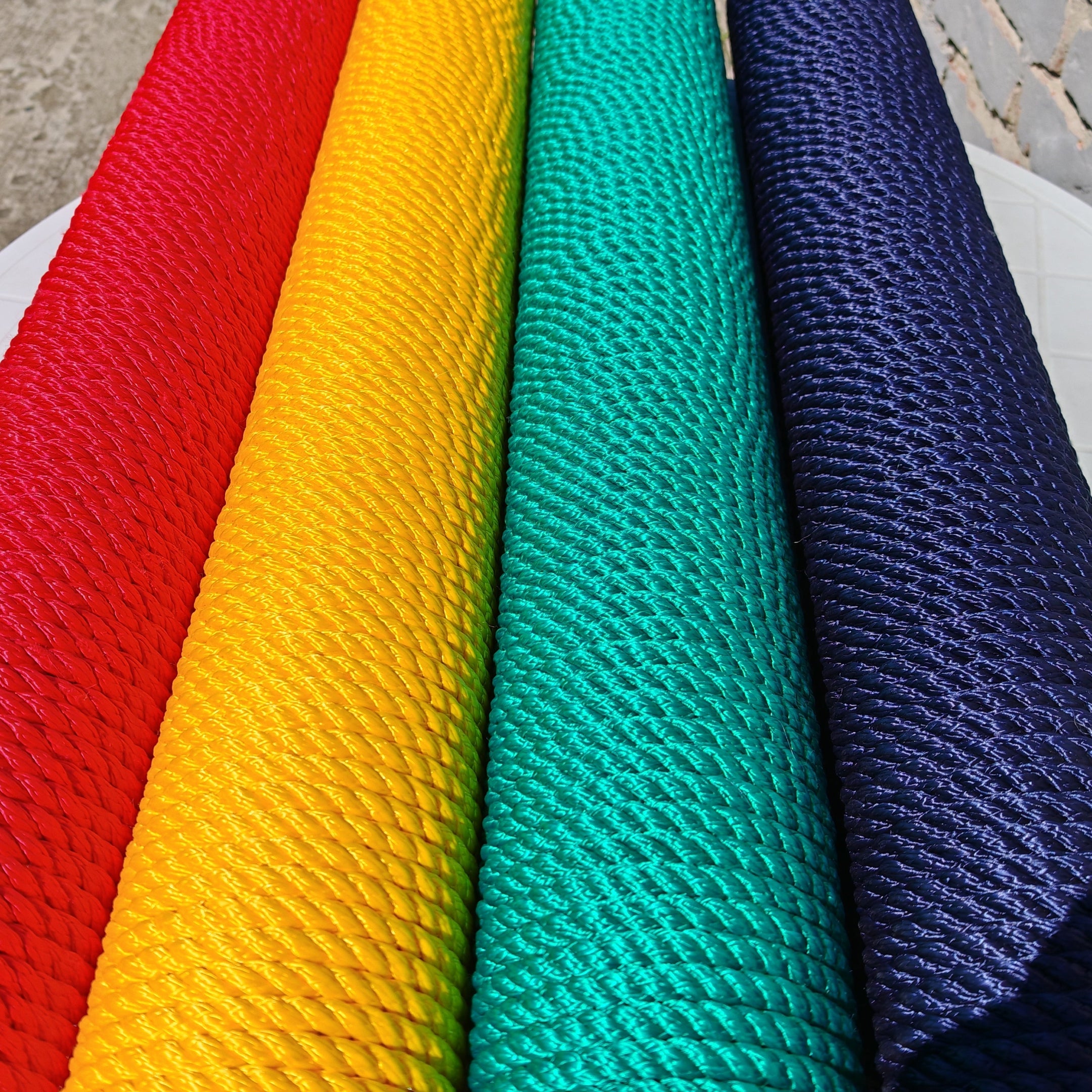 Selection of rope colors for scratching posts