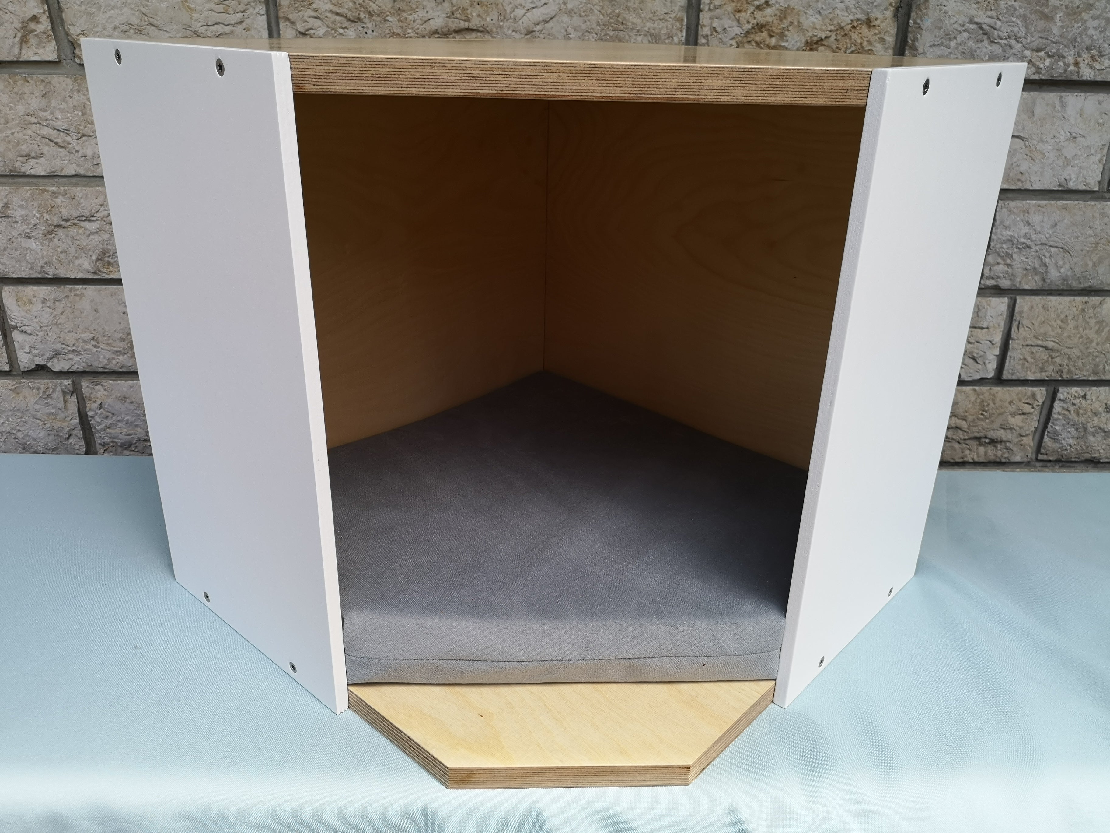 Big Cat Wall Shelf Bed Box - Wally BigCat CornerBox Plus - Scratchy Things Premium Pet Furniture