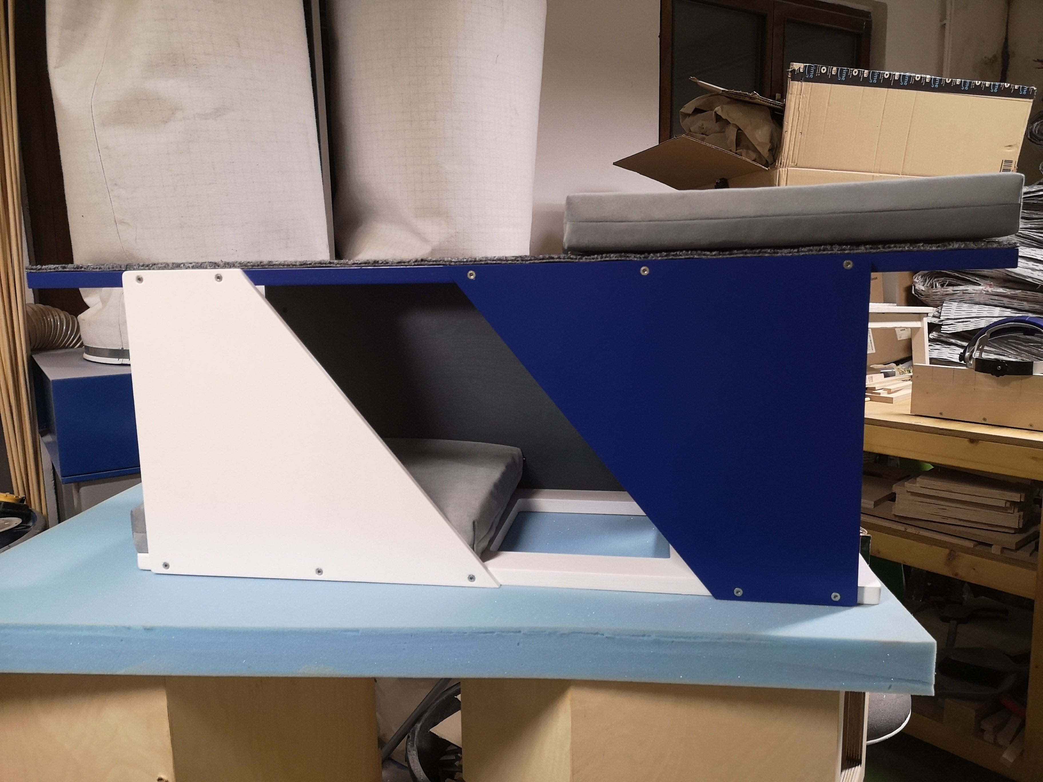 Cat Wall Shelf Bed - Sharp Tunnel - Scratchy Things Premium Pet Furniture