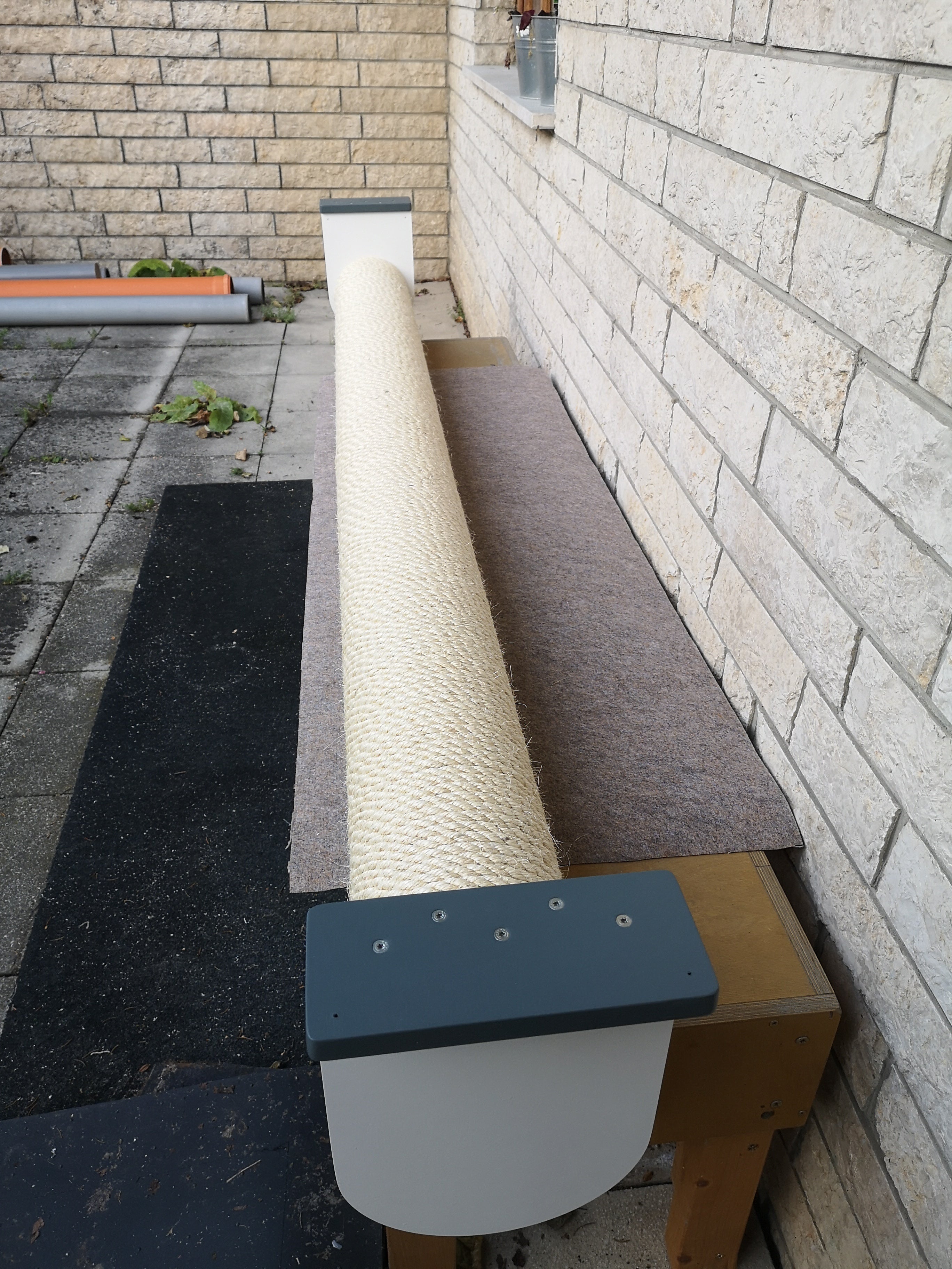 Cat Wall Scratching Pole Post Shelf - Mounty Chonk - Scratchy Things Premium Pet Furniture