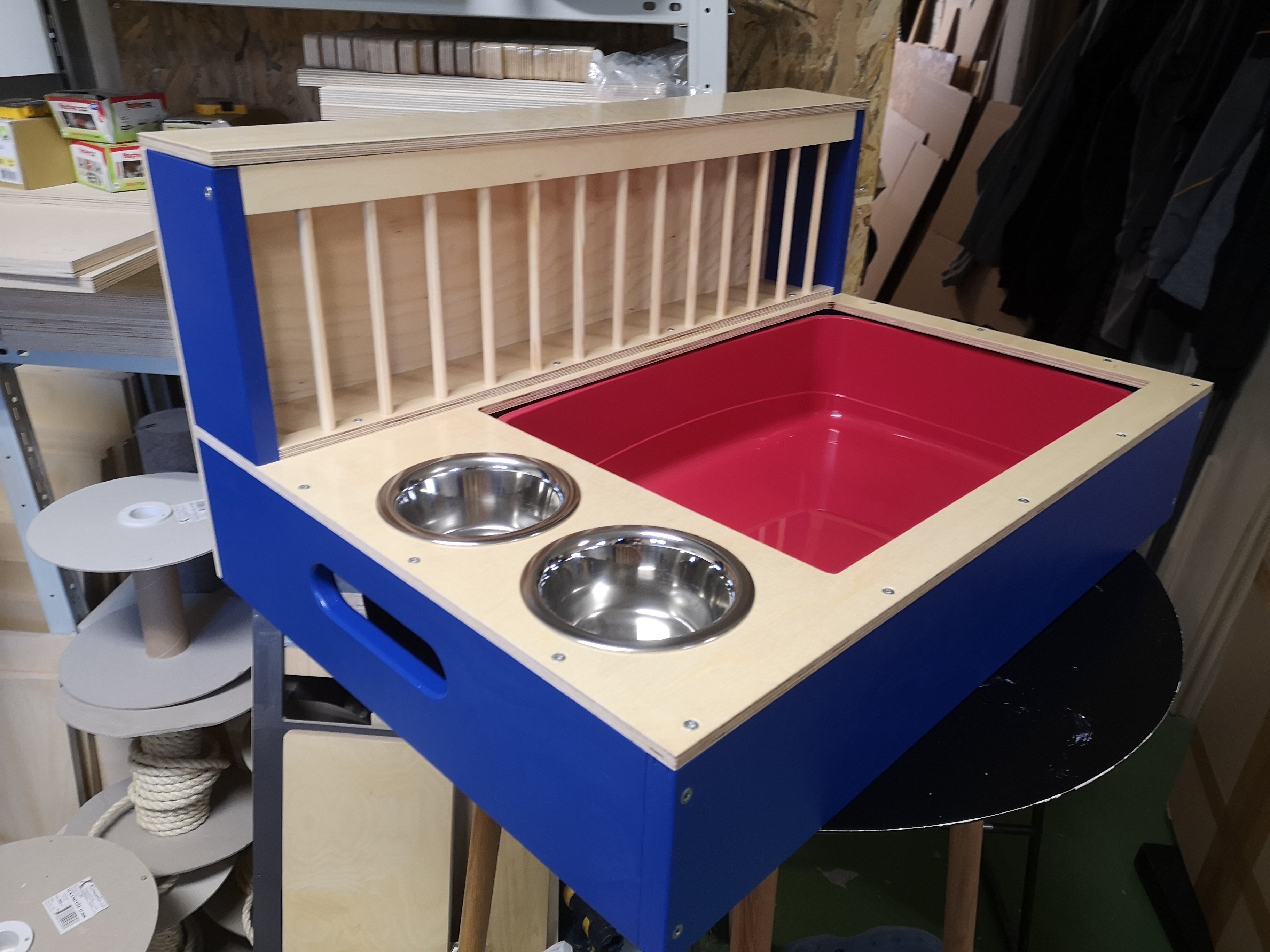 Rabbit Hay Feeder Litter box - Nibbler Combo Maxi 3in1 - Scratchy Things Premium Pet Furniture