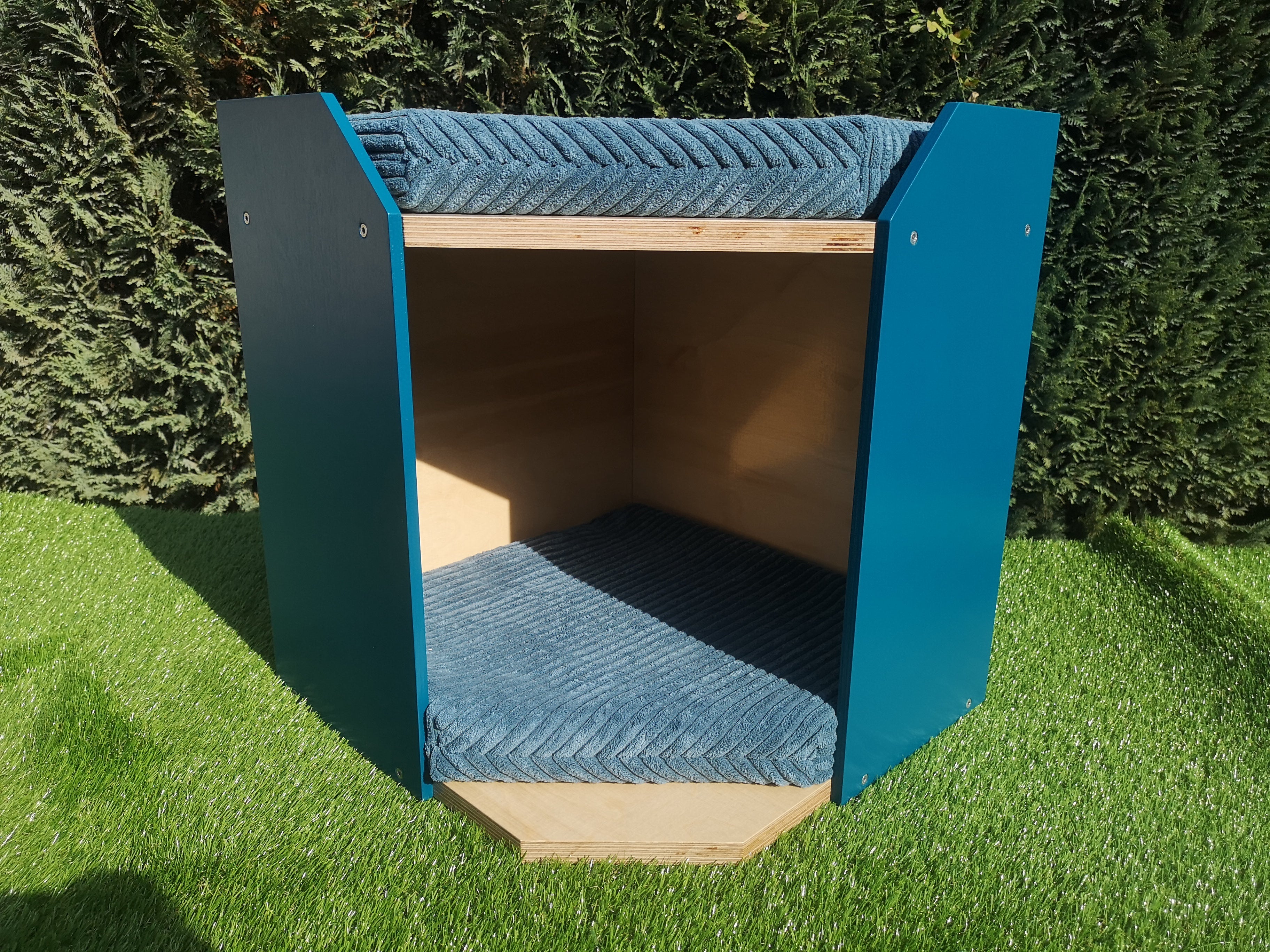 Big Cat Wall Shelf Bed Box - Wally BigCat CornerBox Double Decker - Scratchy Things Premium Pet Furniture