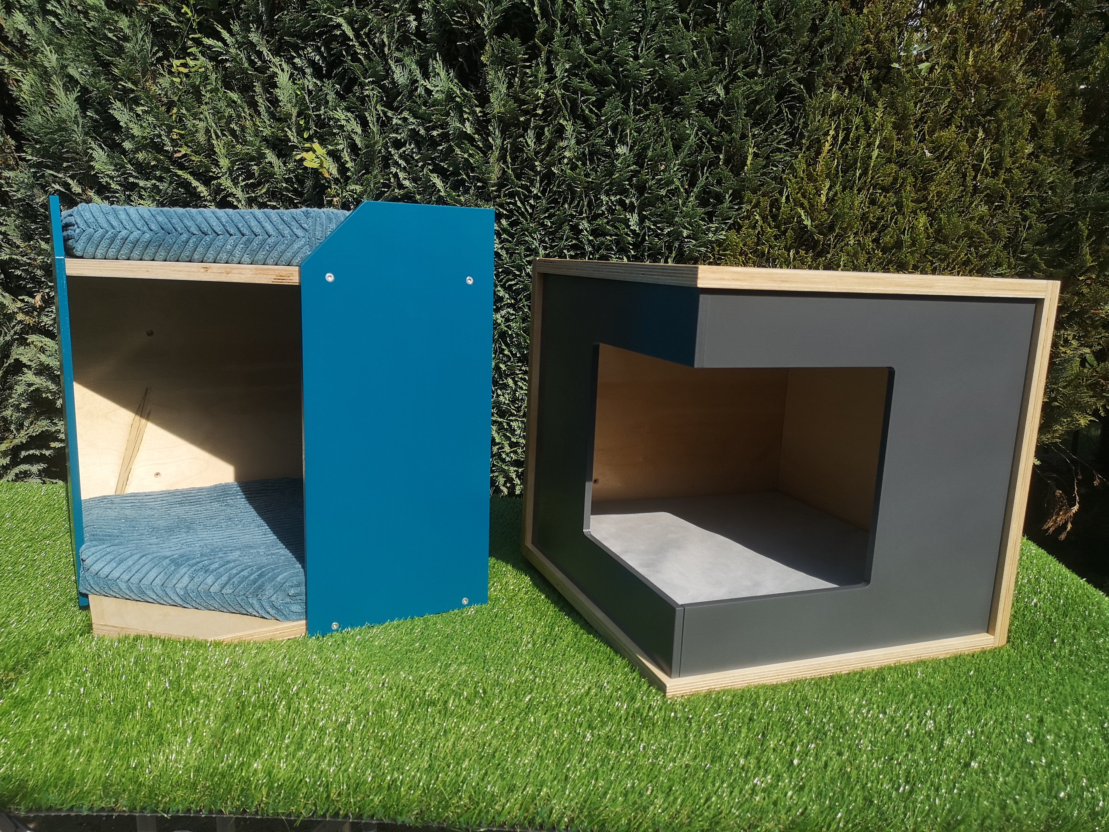 Big Cat Wall Shelf Bed Box - Wally BigCat CornerBox Double Decker - Scratchy Things Premium Pet Furniture