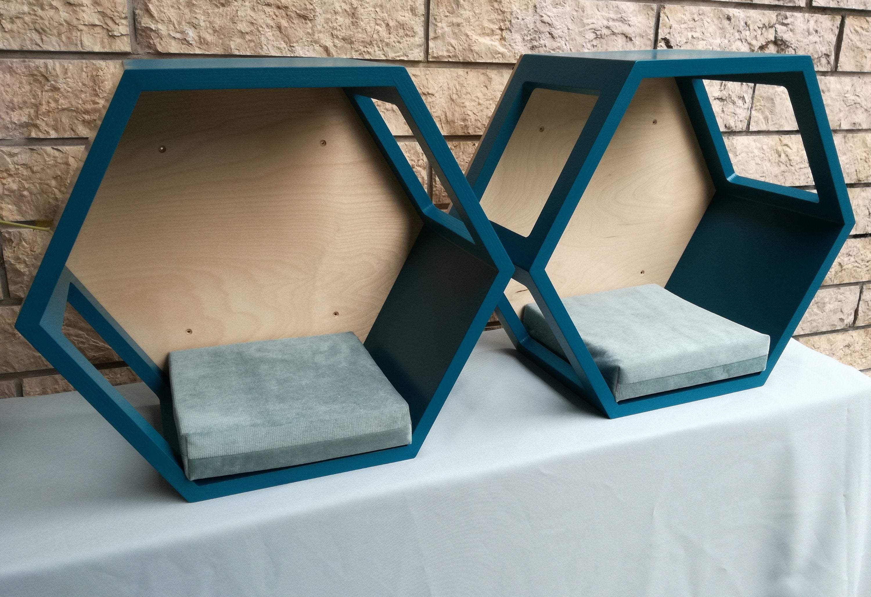 Cat Wall Shelf Hexagonal Bed Bundle - Wally Hex 25 3-pack - Scratchy Things Premium Pet Furniture